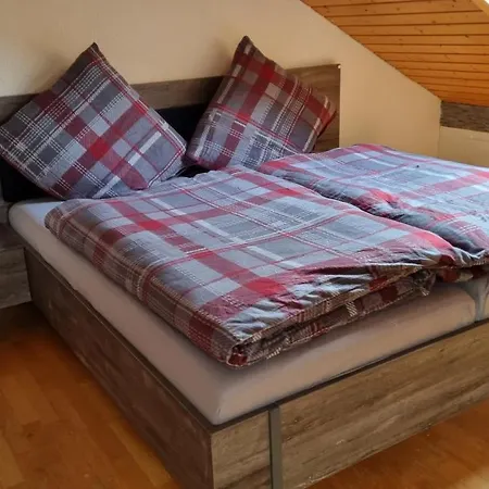 Schoene 4-zimmer-ferienwohnung Zu Vermieten *